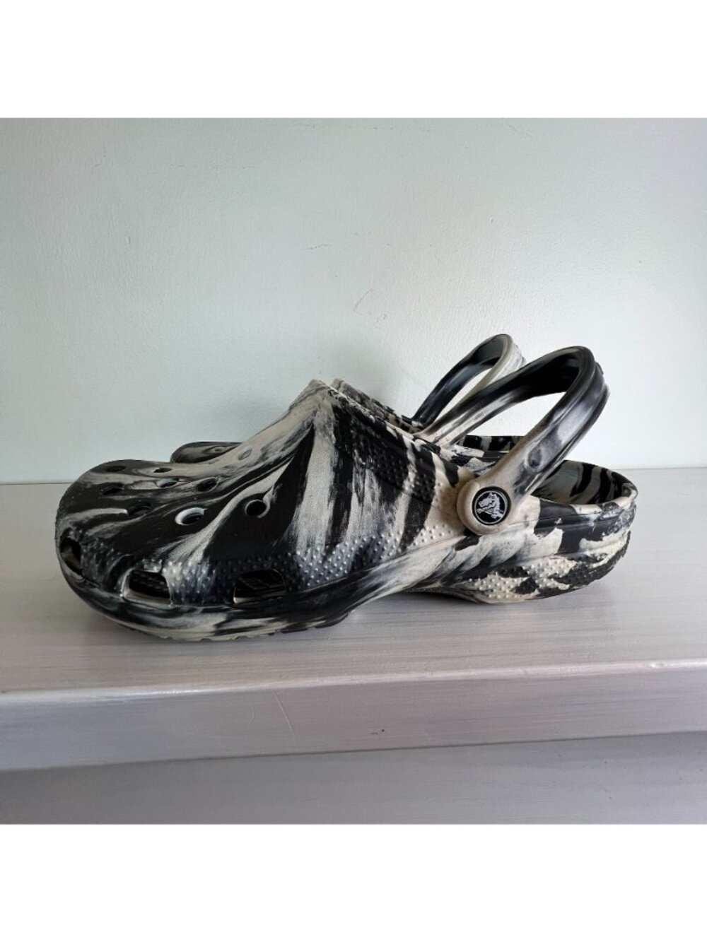 Crocs Classic Marbled Clogs Black White Swirl Slip On Shoes Mens 11 Womens 13 - Picture 3 of 16